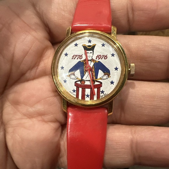 Working VTG 1976 ENDURA BICENTENNIAL Swiss Gold‎ Tone Manual Wind Red 30MM Fit 7